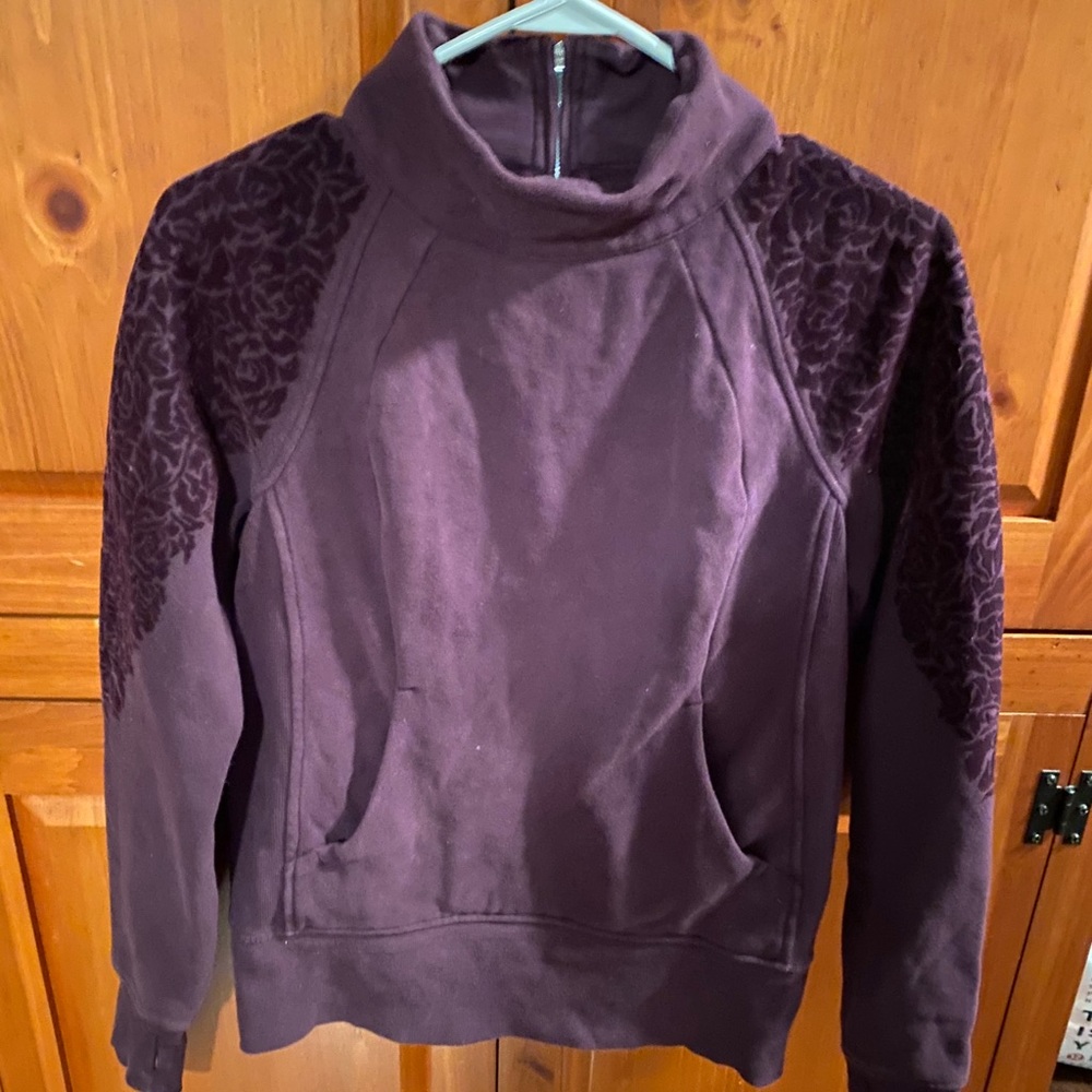 Super Cute Lululemon Sweatshirt